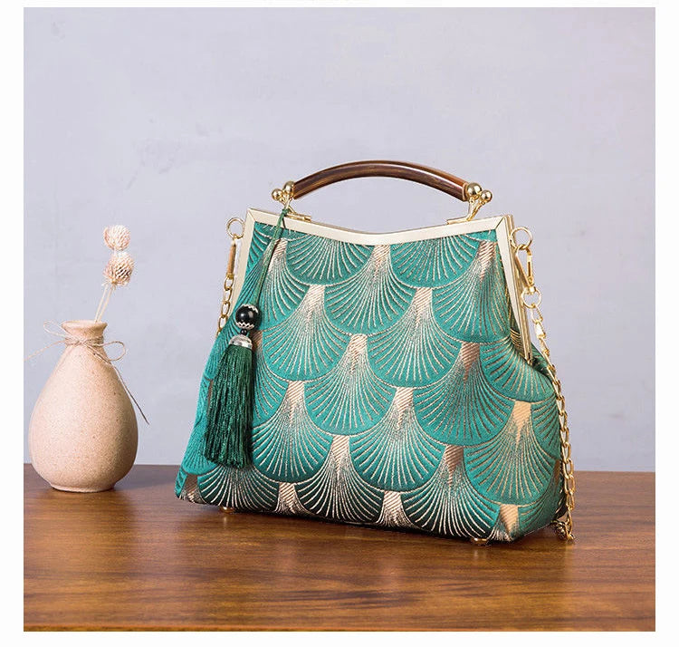 Vintage Designer Lock Shell Bags Pure Handmade Bag Fringe Chain Women Shoulder Crossbody Bag Chic Lady Women's Handbags Well Bag