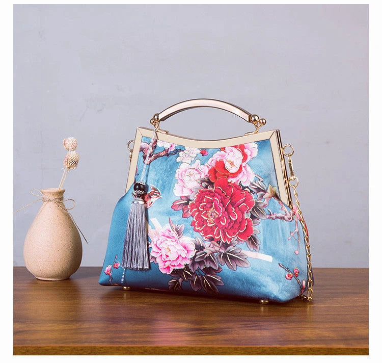 Vintage Designer Lock Shell Bags Pure Handmade Bag Fringe Chain Women Shoulder Crossbody Bag Chic Lady Women's Handbags Well Bag