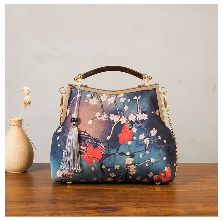 Vintage Designer Lock Shell Bags Pure Handmade Bag Fringe Chain Women Shoulder Crossbody Bag Chic Lady Women's Handbags Well Bag