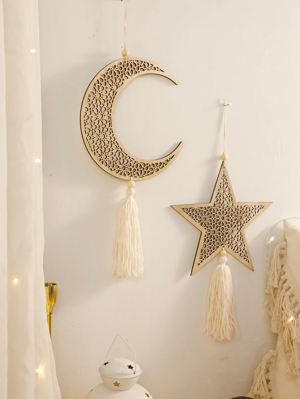 Ramadan Wooden Hanging Ornaments，Moon and Star Hollow Mesh Wall Decor with Tassel ，Eid Mubarak Muslim Decor，Ramadan Kareem Gift