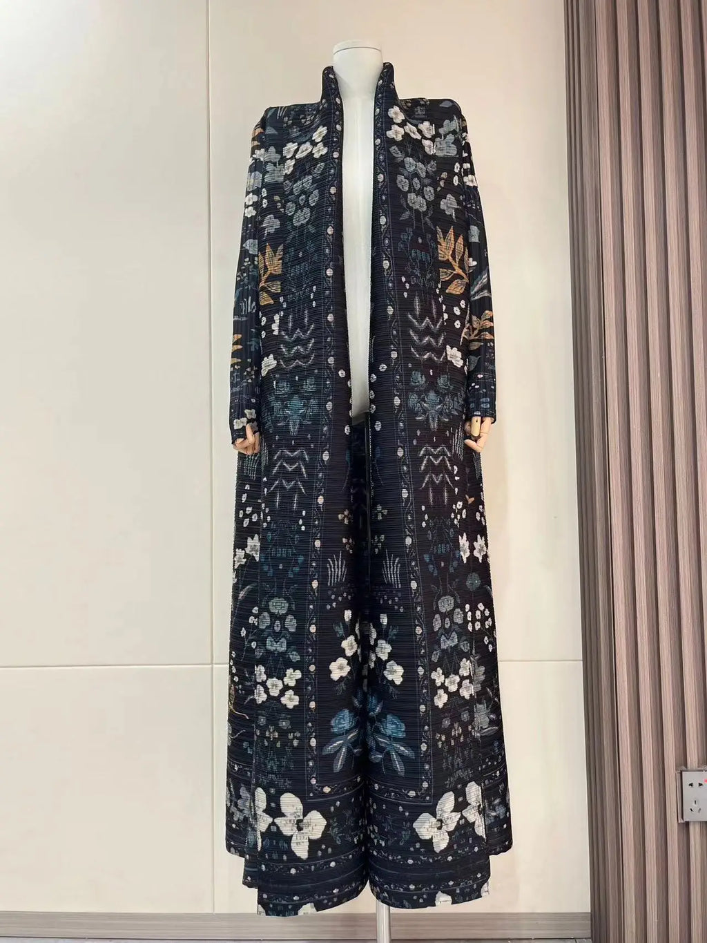 Miyake Pleated Women's Long Cardigan Windbreaker Coat Autumn New Ethnic Style Printing Loose Plus Size Dress Cloak Robe