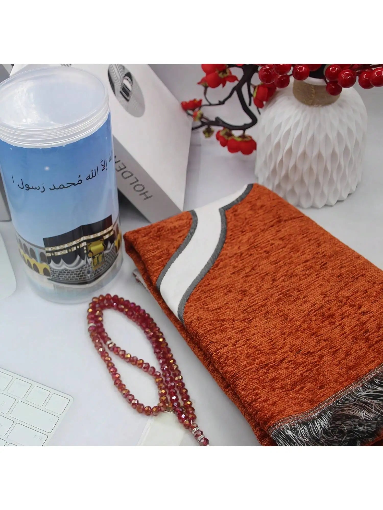 Muslim Prayer Rug and Prayer Beads with Elegant Design Cylinder Gift Box  Islamic Gifts Set Carpet Mat Soft Fabric Black
