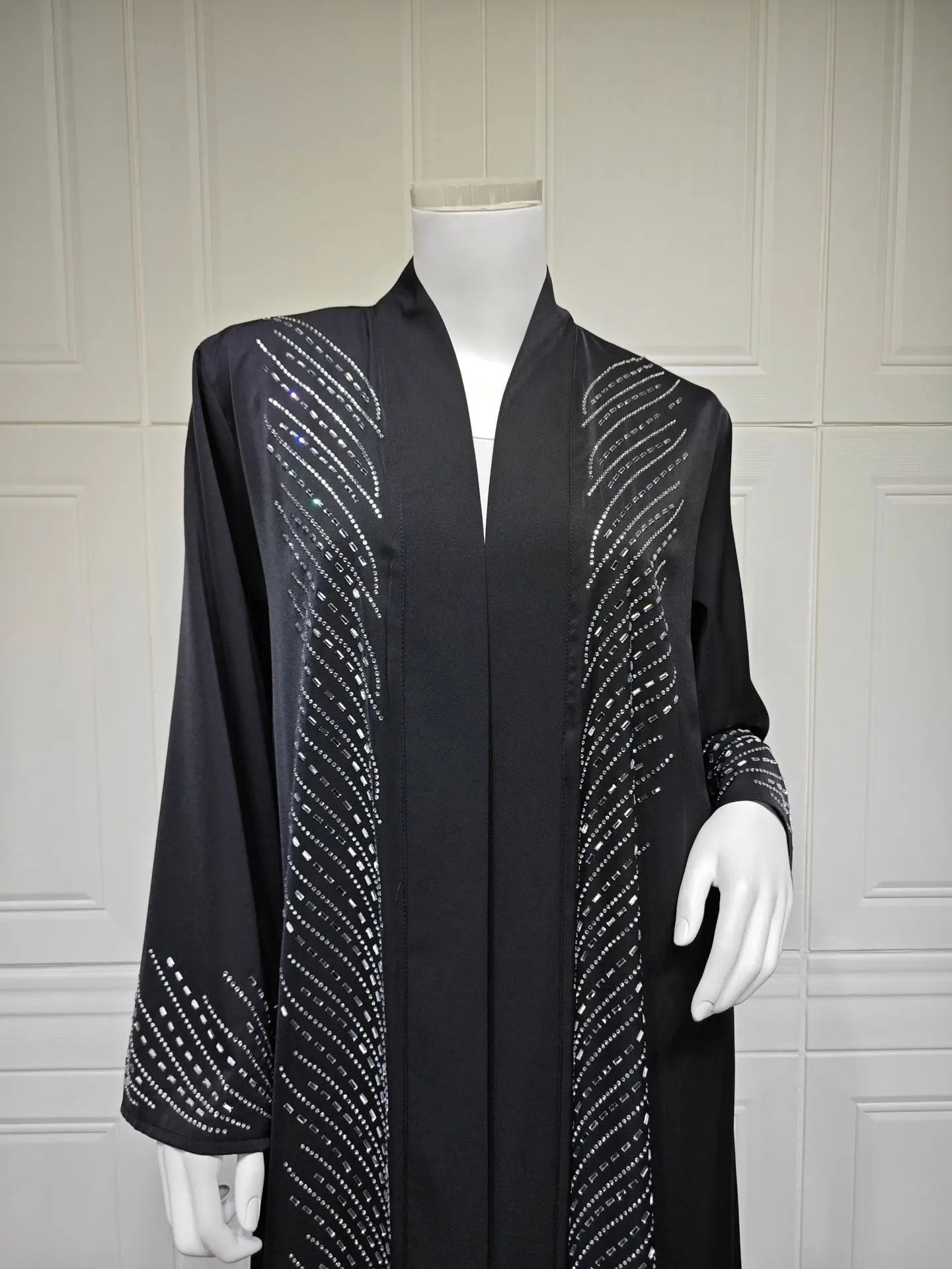 Fashionable Black Long Open Cardigan Abaya with Rhinestones Loose Polyester Midi Dress for Women in Dubai Autumn