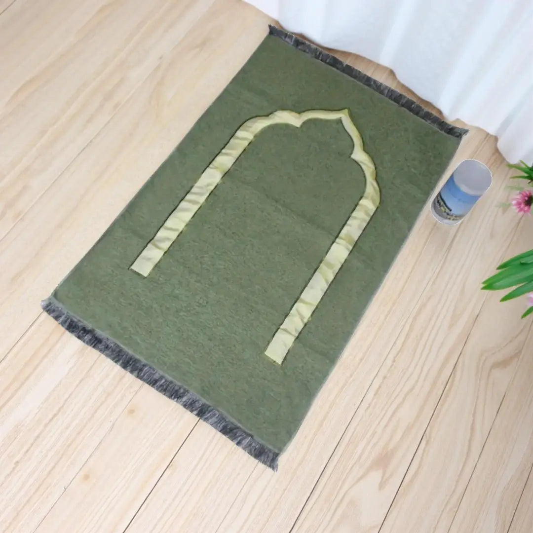 Muslim Prayer Rug and Prayer Beads with Elegant Design Cylinder Gift Box  Islamic Gifts Set Carpet Mat Soft Fabric Black