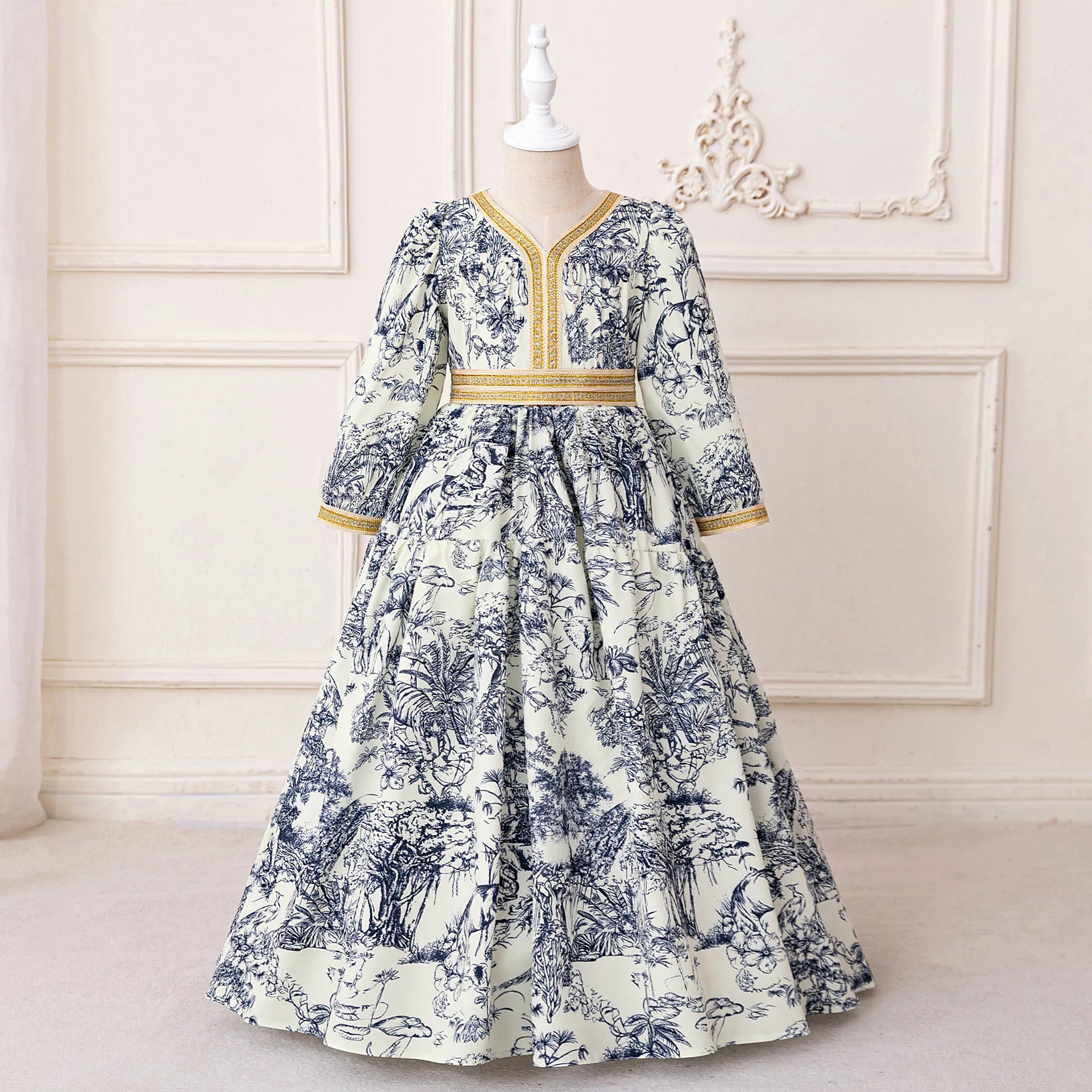 Middle East Dubai Girls Dresses Muslim Fashion Embroidery Abayas Arabic Lace Sequins Long Sleeve Gowns Kids Robe Ramadan Dresses