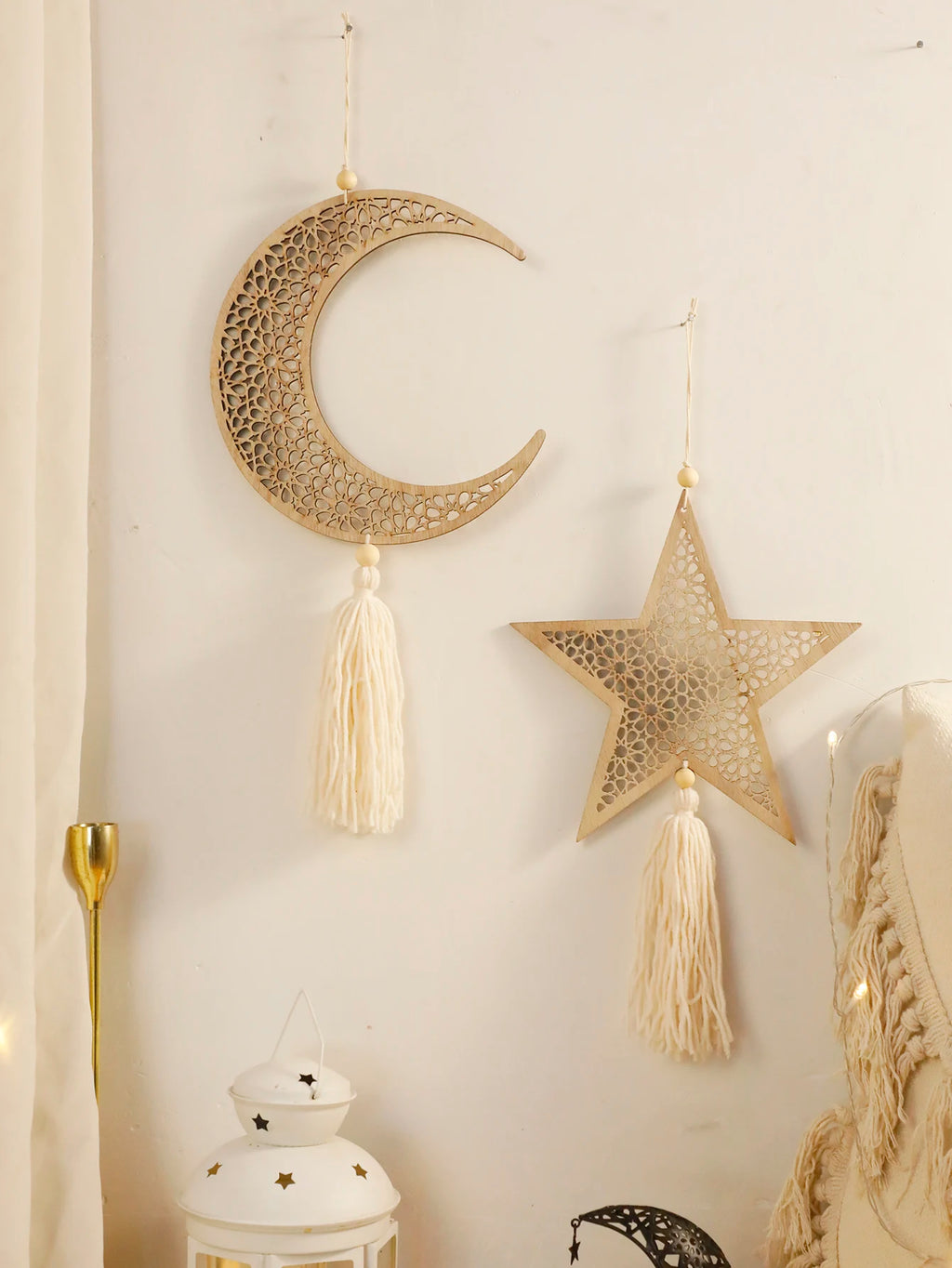 Ramadan Wooden Hanging Ornaments，Moon and Star Hollow Mesh Wall Decor with Tassel ，Eid Mubarak Muslim Decor，Ramadan Kareem Gift