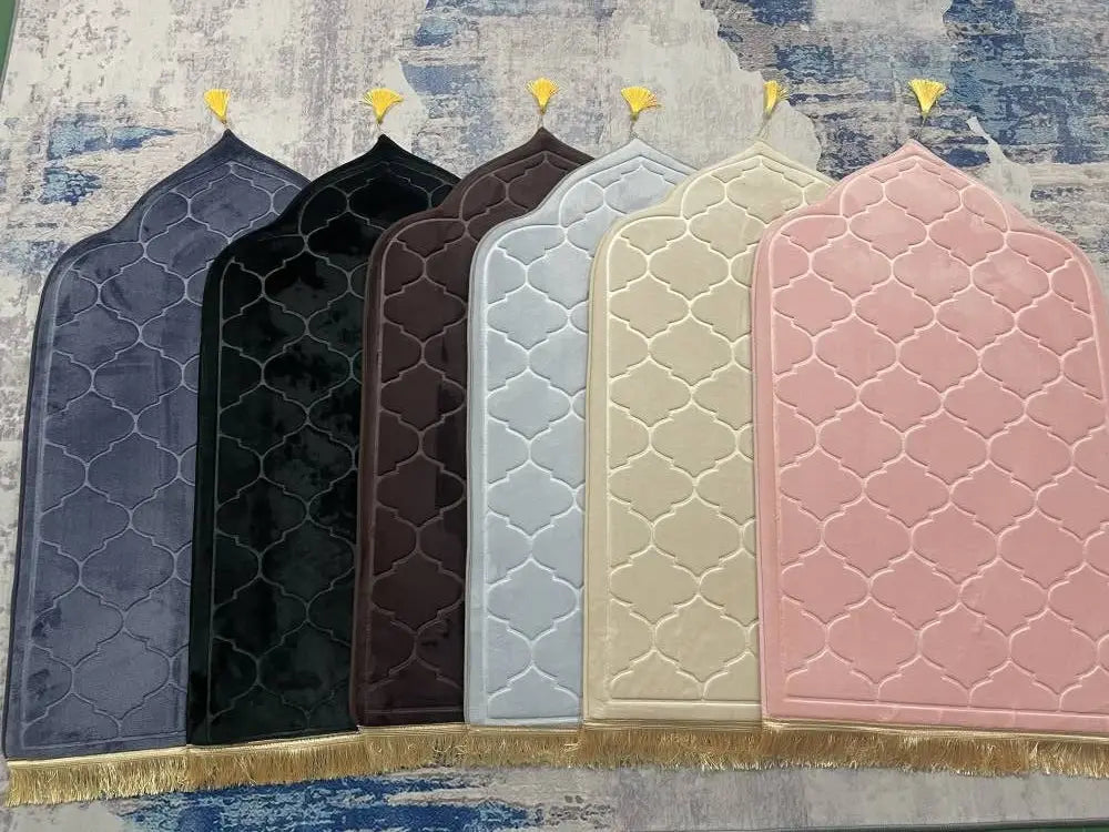 Flannel Prayer Mat For Muslim Ramadan Worship Kneel Blanket Embossing Floor Carpets Anti Slip Soft Portable Travel Prayer Rug