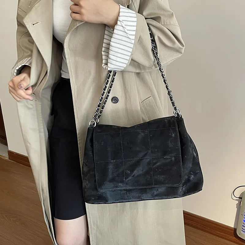 New Retro Pu Commuting Tote Bag for Women  Large Capacity Shopping Accessorise Shoulder Bag  Simple Leisure Texture Chain Bag