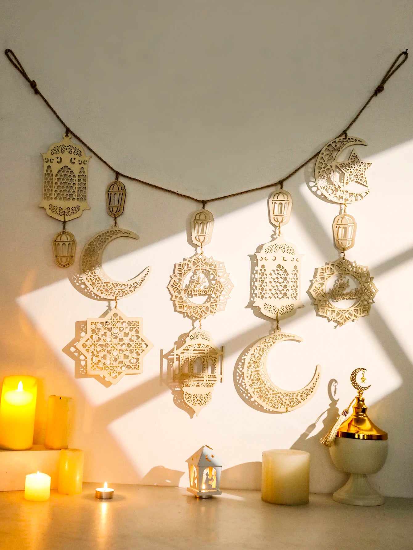 Eid Mubarak Wooden Garland Islamic Moon Star Lantern Hanging Decor for Ramadan Kareem Muslim Festival Home Party Wall Decoration