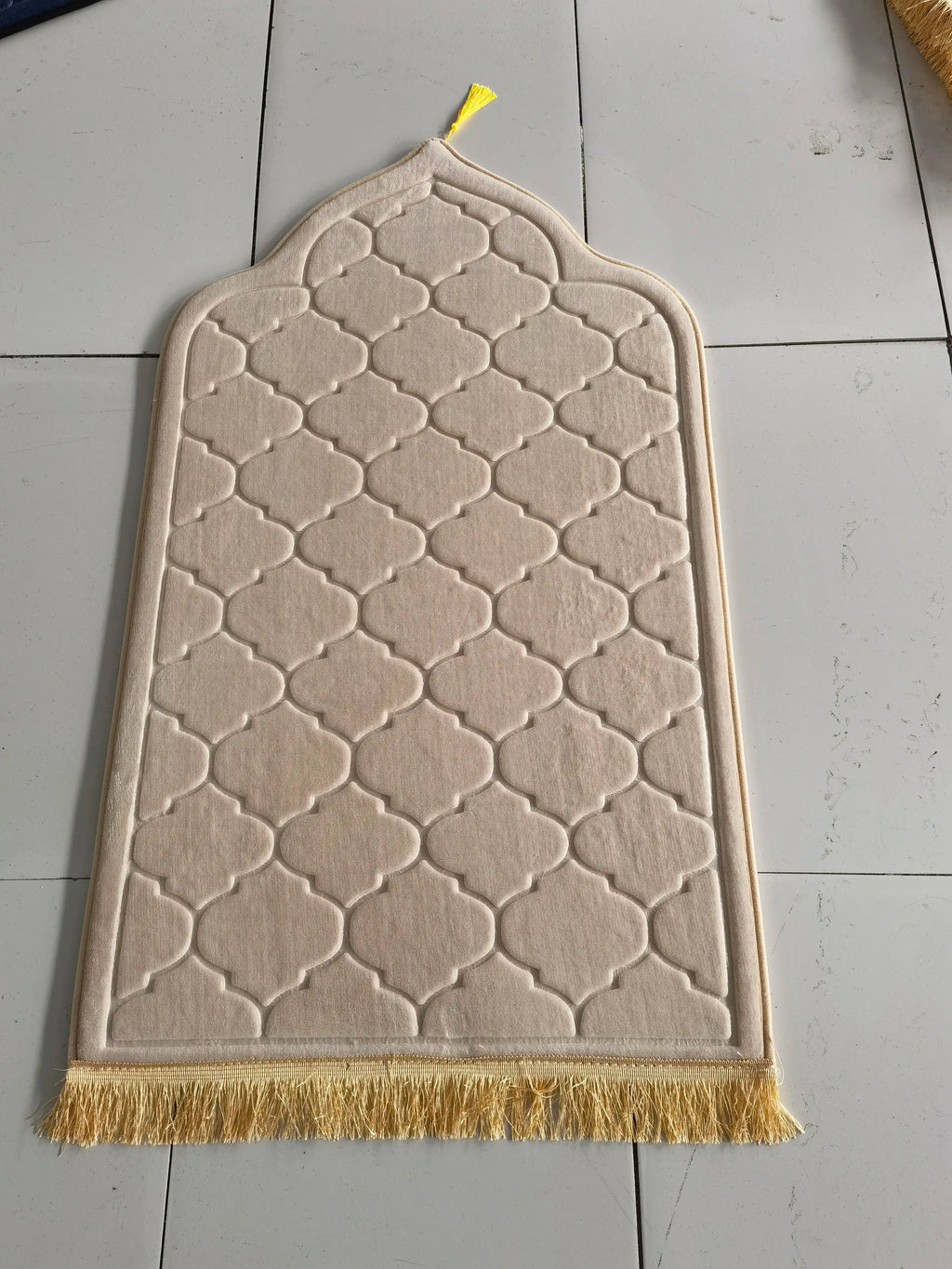 Flannel Prayer Mat For Muslim Ramadan Worship Kneel Blanket Embossing Floor Carpets Anti Slip Soft Portable Travel Prayer Rug