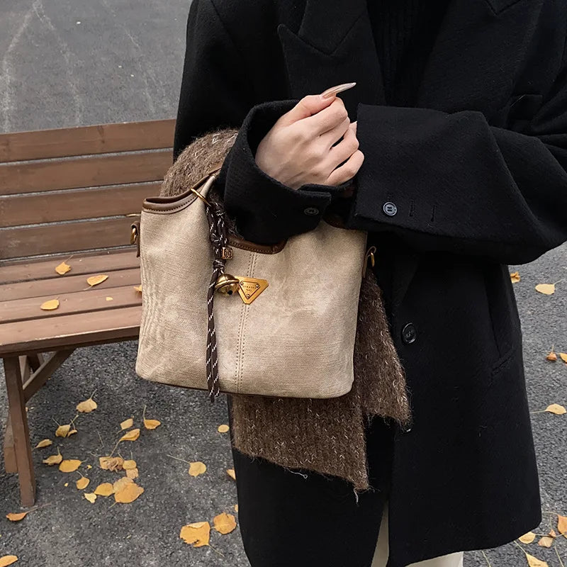 Super popular Maillard small bag for women 2025 new autumn and winter versatile crossbody bag, fashionable hand-held bucket bag