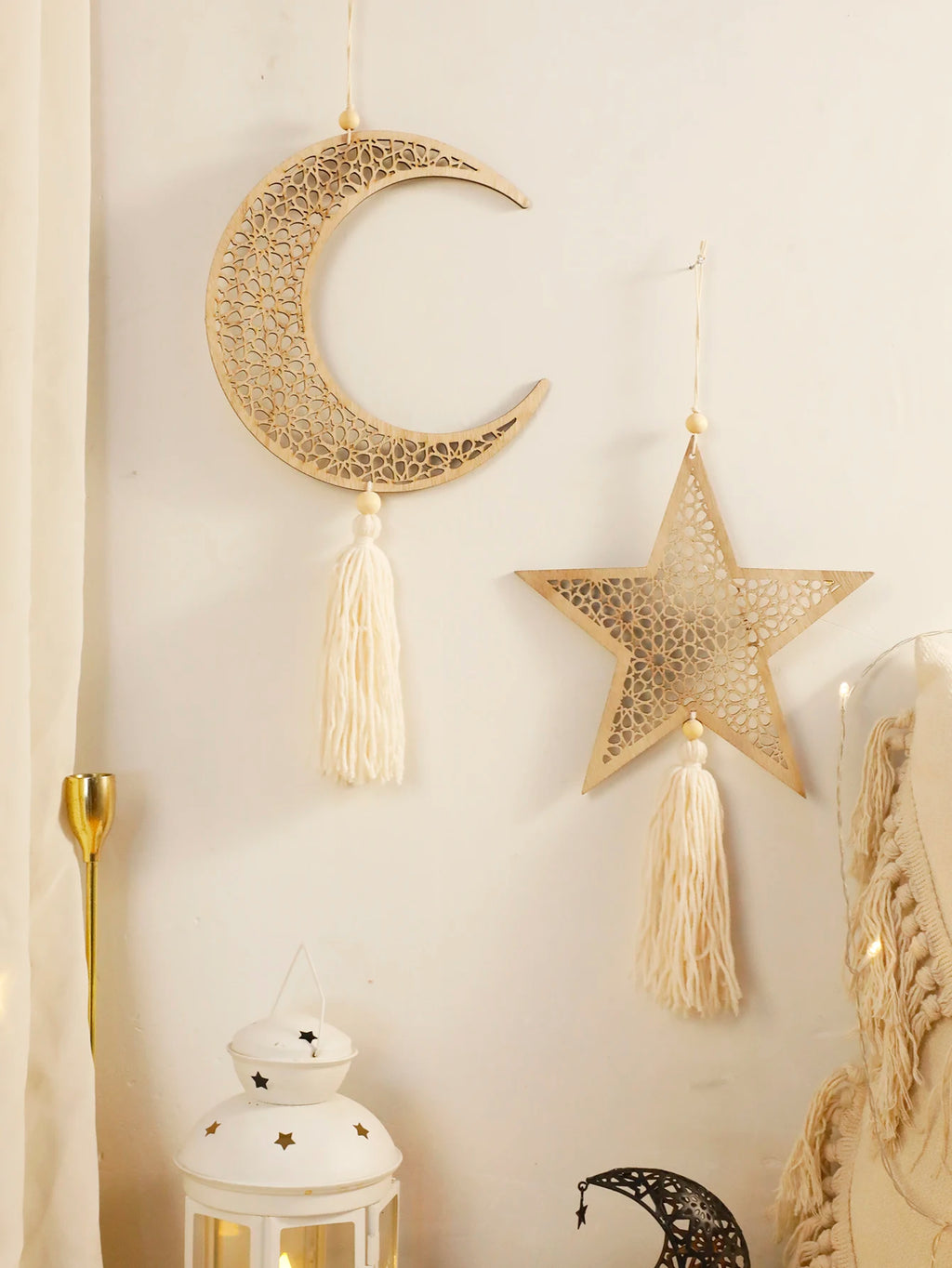 Ramadan Wooden Hanging Ornaments，Moon and Star Hollow Mesh Wall Decor with Tassel ，Eid Mubarak Muslim Decor，Ramadan Kareem Gift