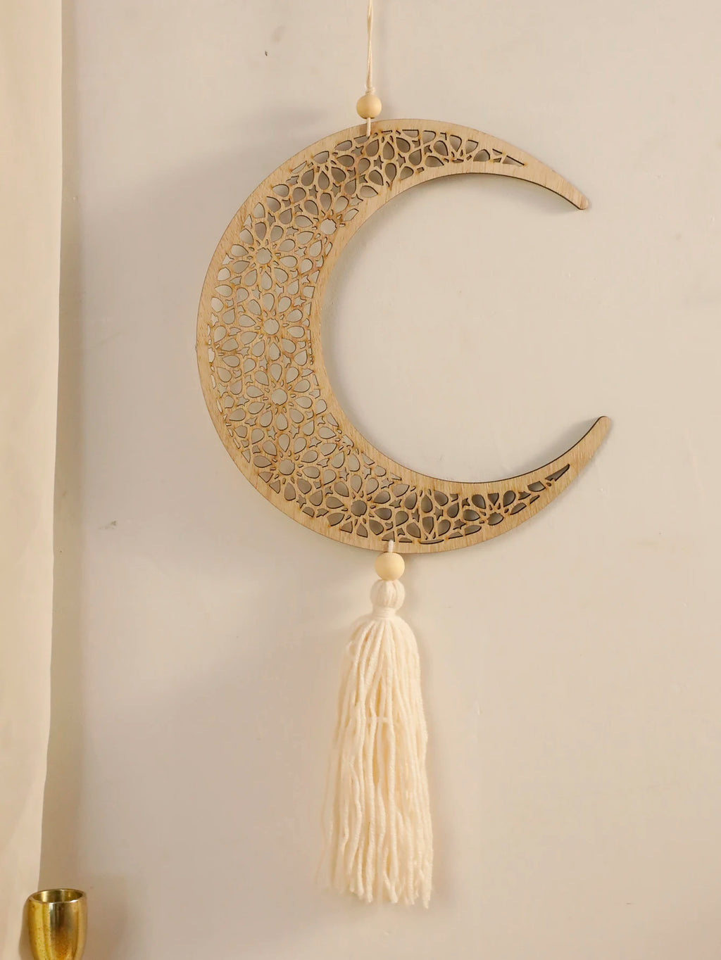 Ramadan Wooden Hanging Ornaments，Moon and Star Hollow Mesh Wall Decor with Tassel ，Eid Mubarak Muslim Decor，Ramadan Kareem Gift