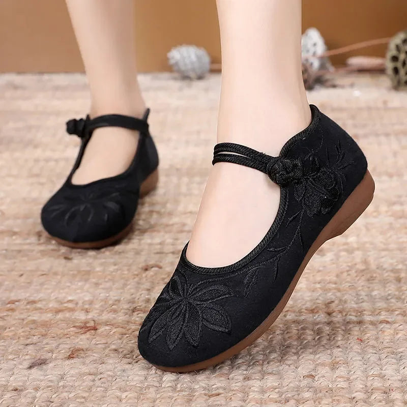 Women Retro High Quality Red Embroidery Ballet Shoes Lady Casual Sweet White Anti Skid Hemp Flat Shoes Zapatos Mujer E6184x