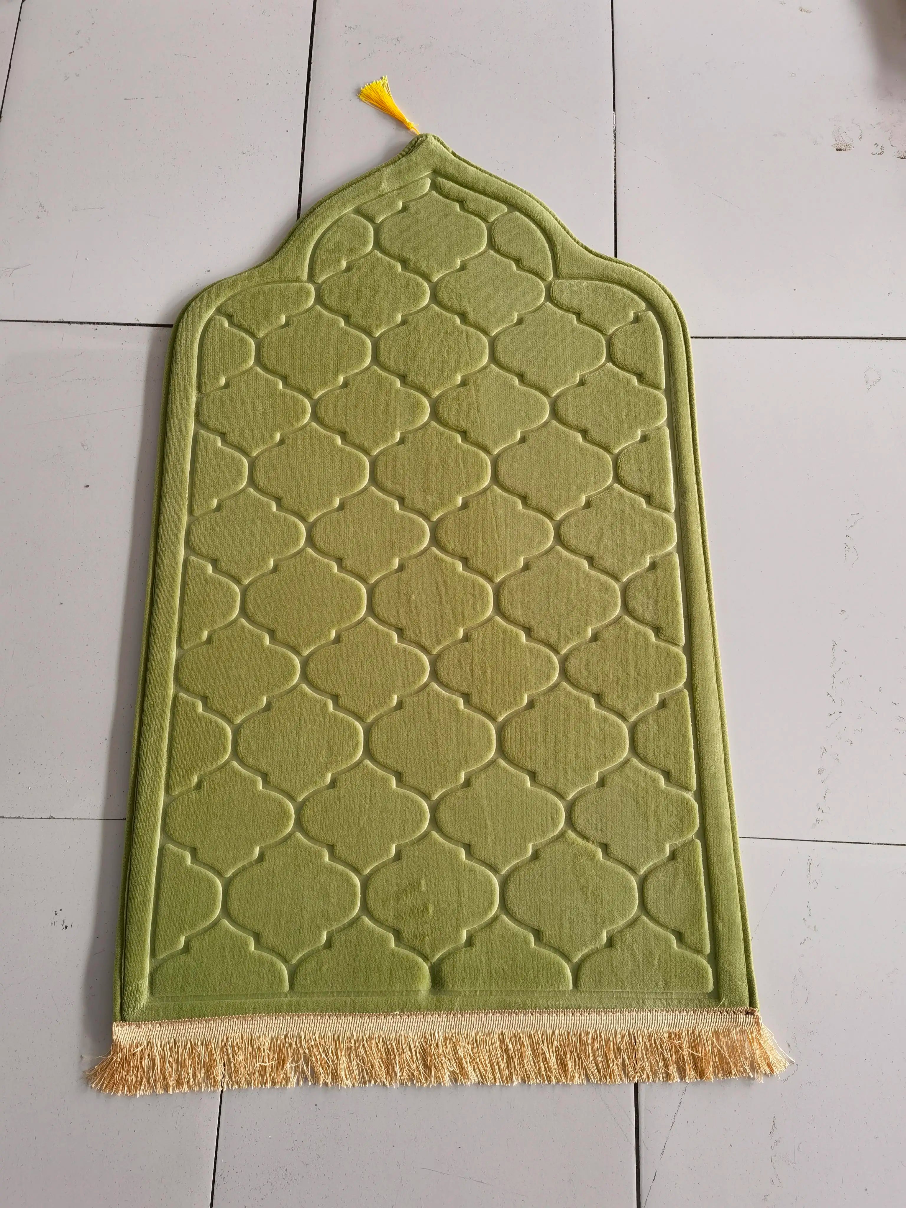 Flannel Prayer Mat For Muslim Ramadan Worship Kneel Blanket Embossing Floor Carpets Anti Slip Soft Portable Travel Prayer Rug