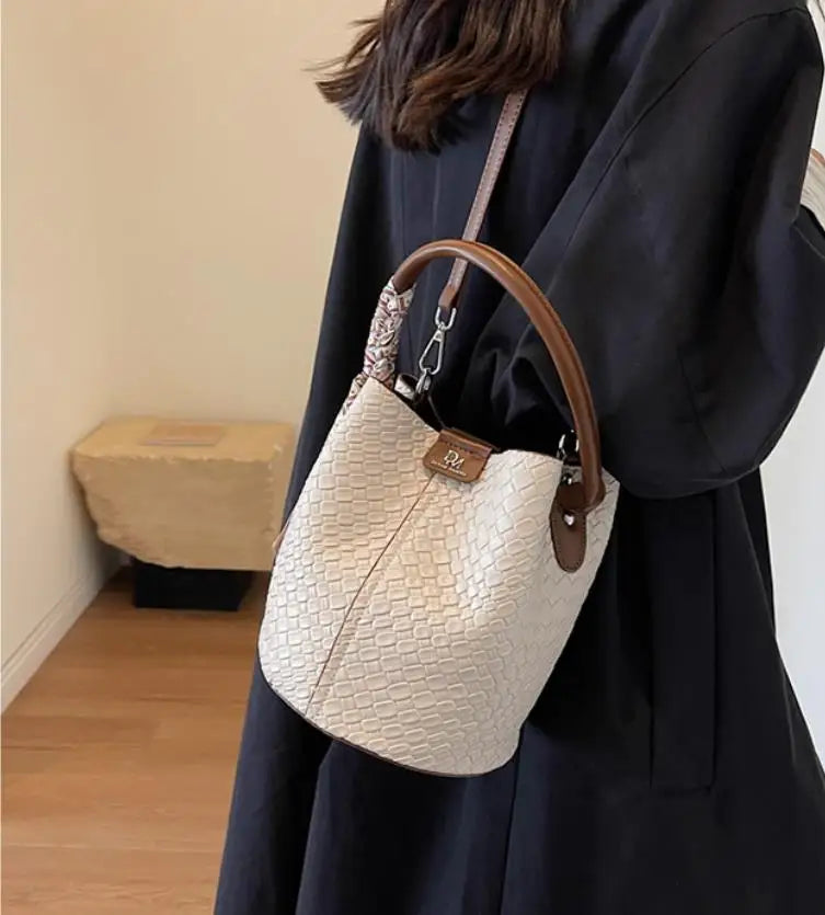 Fashionable Women's Bucket Bag, Stylish Solid Color Woven Effect Handbag Shoulder Bag and Crossbody Bag, Can Be Carried By Hand