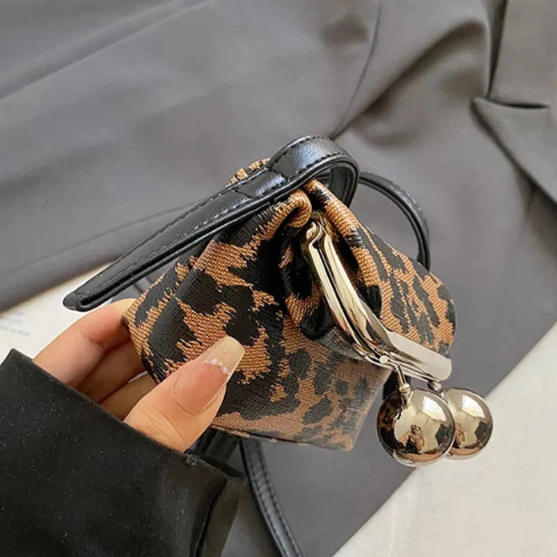 Women's Creative Exquisite Clip Bag Retro Kiss Lock Bag Fashion Leopard Foldable Mini Shoulder Crossbody Dinner Banquet Wallet