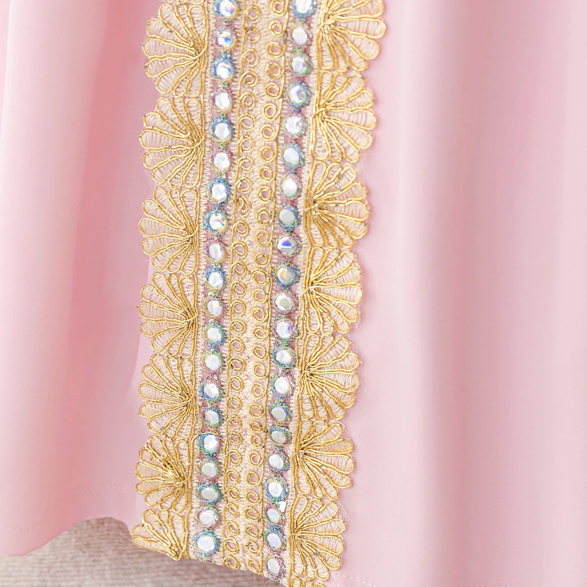 Middle Eastern Arabian Kids Robe Splice Embroidered Belt Dress Muslim Long Sleeve Abayas Dubai Islam Girls Lace Dress Party Gown